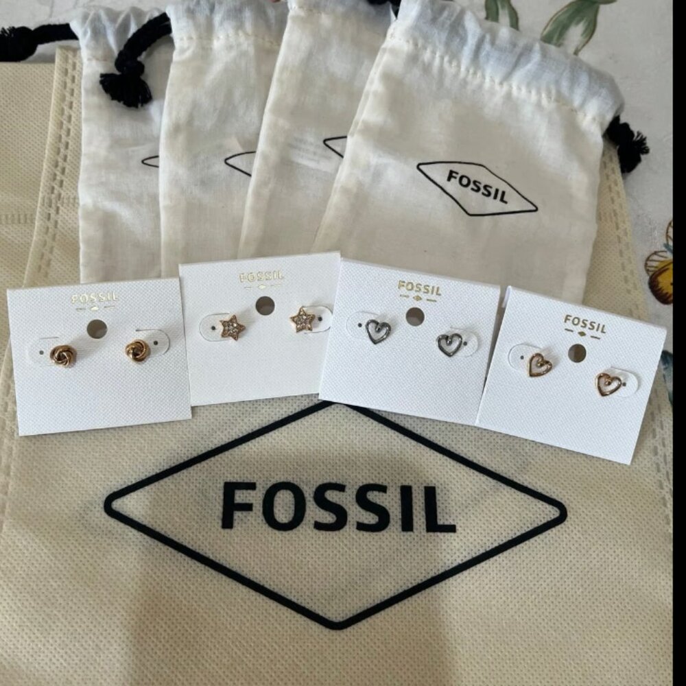 Fossil 4 earring + 8 dust bags